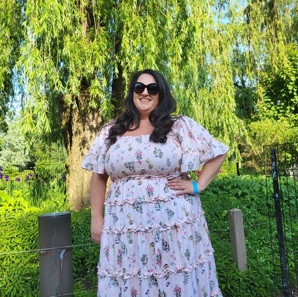 Meet your Posher, Carlie - Picture 3 of 3